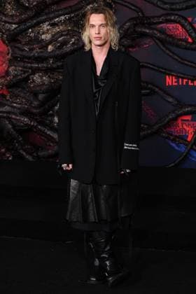 Los Angeles Premiere Of Netflix s Stranger Things Season 5 HOLLYWOOD, LOS ANGELES, CALIFORNIA, USA - NOVEMBER 06: Jamie Campbell Bower arrives at the Los Angeles Premiere Of Netflix s Stranger Things Season 5 held at the TCL Chinese Theatre IMAX on November 6, 2025 in Hollywood, Los Angeles, California, United States., Credit:Xavier Collin Avalon United States, California, Hollywood, TCL Chinese Theatre IMAX  Copyright: xXavierxCollinx xAvalonx 1050958310