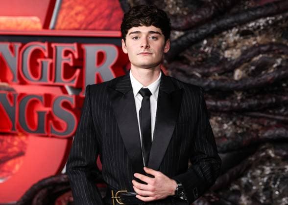 Los Angeles Premiere Of Netflix s Stranger Things Season 5 HOLLYWOOD, LOS ANGELES, CALIFORNIA, USA - NOVEMBER 06: Noah Schnapp wearing Balmain and a Hublot timepiece arrives at the Los Angeles Premiere Of Netflix s Stranger Things Season 5 held at the TCL Chinese Theatre IMAX on November 6, 2025 in Hollywood, Los Angeles, California, United States., Credit:Xavier Collin Avalon United States, California, Hollywood, TCL Chinese Theatre IMAX  Copyright: xXavierxCollinx xAvalonx 1050961734