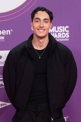 Photocall of Los40 Music Awards Santander 2025 in Valencia Influencer Plex during the photocall prior to the Los40 Music Awards Santander 2025, at the Roig Arena, on November 7, 2025, in Valencia, Comunidad Valenciana Spain This edition marks the 20th anniversary of the awards, considered one of the most important music events in Spain and internationally 07 NOVEMBER 2025 MUSIC FAMOUS SINGERS LOS 40 POSED PHOTOCALL Valencia Comunidad Valenciana Valencia Comunidad Valenciana Spain  Copyright: xJorgexGilx 7084444