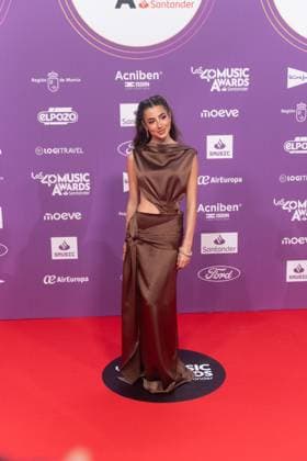 Photocall of Los40 Music Awards Santander 2025 in Valencia Influencer Lola Lolita during the photocall prior to the Los40 Music Awards Santander 2025, at the Roig Arena, on November 7, 2025, in Valencia, Comunidad Valenciana Spain This edition marks the 20th anniversary of the awards, considered one of the most important music events in Spain and internationally 07 NOVEMBER 2025 MUSIC FAMOUS SINGERS LOS 40 POSED PHOTOCALL Valencia Comunidad Valenciana Valencia Comunidad Valenciana Spain  Copyright: xJorgexGilx 7085021