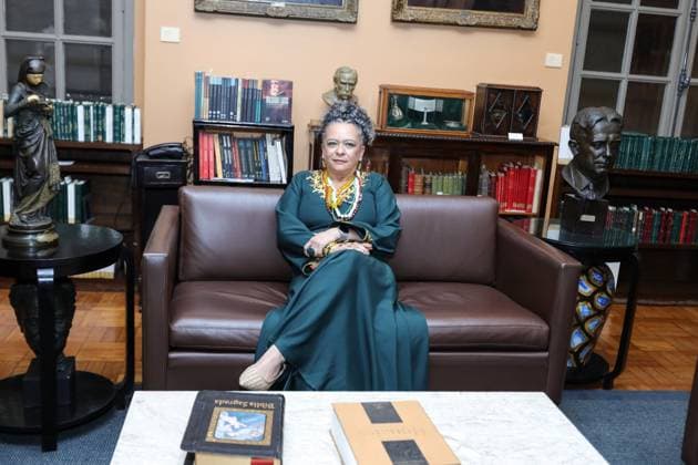 RIO DE JANEIRO, RJ - 07.11.2025: PRIMEIRA MULHER NEGRA NA ABL - Writer Ana Maria Goncalves takes seat number 33 at the Brazilian Academy of Letters (ABL). The author of the book "Um defeito de Cor" is the first black woman at the ABL. Her book served as inspiration for the Portela samba school in the 2024 Carnival. The ceremony took place this Friday (7) at the ABL headquarters in Rio de Janeiro. x2837619x  LorandoxLabbe