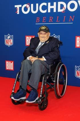 Reception BILD NFL TOUCHDOWN BERLIN Frank Arthur Athanason at the BILD TOUCHDOWN BERLIN National Football League reception, on the occasion of the first regular season game of the NFL teams Indianapolis Colts vs Atlanta Falcons on 07 11 2025 at the Axel Springer Hochhaus in Berlin Copyright: xEventpressxKochanx
