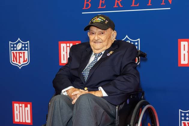 Reception BILD NFL TOUCHDOWN BERLIN Frank Arthur Athanason at the BILD TOUCHDOWN BERLIN National Football League reception, on the occasion of the first regular season game of the NFL teams Indianapolis Colts vs Atlanta Falcons on 07 11 2025 at the Axel Springer Hochhaus in Berlin Copyright: xEventpressxKochanx
