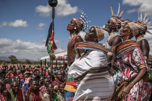 News Bilder des Tages The Maa Cultural Festival of the Maasai community in Kenya AMBOSELI, KENYA - NOVEMBER 07: Maasai community, renowned for maintaining their ancient traditions, gather to celebrate their heritage during the Maa Cultural Festival held at the Kimana Gate in Amboseli, Kenya on November 07, 2025. The Maasai community living in Kenya’s northern Kajiado region is one of the few tribes that continue to preserve their traditional way of life. Relying on cattle, sheep, goats, and camels for their livelihood, the community gathered at the Maa Cultural Festival. Dressed in traditional attire and adorned with accessories, the Maasai performed dances that created vibrant scenes reflecting the region’s rich cultural heritage. Gerald Anderson Anadolu Ambo Copyright: x2025xAnadoluxGeraldxAndersonx