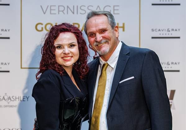 07 11 2025 Düsseldorf Vernissage GOLDRAUSCH by statement artist Svenja Bross at 0211 Studio Exhibition opening with a tribute to courage, strength and inner radiance Svenjas works invite you to rediscover your own strength and celebrate life in golden tones An inspiring fusion of art Empowerment Here Sv