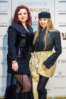 07 11 2025 Düsseldorf Vernissage GOLDRAUSCH by statement artist Svenja Bross at 0211 Studio Exhibition opening with a tribute to courage, strength and inner radiance Svenjas works invite you to rediscover your own strength and celebrate life in golden tones An inspiring fusion of art Empowerment He