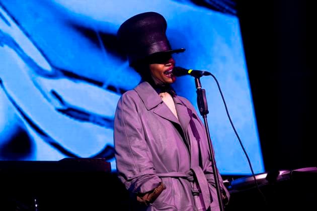 Erykah Badu In Concert Erykah Badu performs live in concert at Alcatraz in Milano, Italy, on November 7, 2025. Milano Milano Italy  Copyright: xMairoxCinquettix originalFilename: cinquetti-erykahba251108_npk9U.jpg