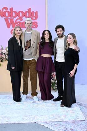 Justine Lupe, Timothy Simons, Jackie Tohn, Adam Brody and Kristen Bell at the FYC event for the Netflix series Nobody Wants This at the Netflix Tudum Theater Los Angeles, 07 11 2025 Foto:xD.xStarbuckx xFuturexImagex nobody_5133