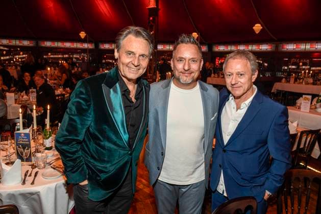 abb Palazzo Wolfgang Bahro, Lars Pape and Axel Pape as guests at the gala premiere of Kolja Kleeberg and Hans Peter Wodarz 17 Dinner Show Unikate at PALAZZO Spiegelpalast on 07 11 2025 in Berlin Berlin Germany