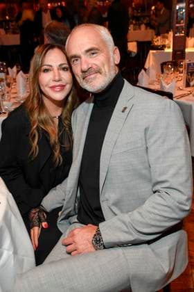 abb Palazzo Simone Thomalla and Rene M as guests at the gala premiere of Kolja Kleeberg and Hans Peter Wodarz 17 Dinner Show Unikate at PALAZZO Spiegelpalast on 07 11 2025 in Berlin Berlin Germany