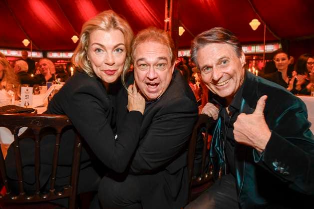 abb Palazzo Connie Kalkofe, Oliver Kalkofe and Wolfgang Bahro as guests at the gala premiere of Kolja Kleeberg and Hans Peter Wodarz 17 Dinner Show Unikate at PALAZZO Spiegelpalast on 07 11 2025 in Berlin Berlin Germany