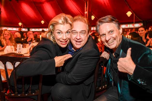 abb Palazzo Connie Kalkofe, Oliver Kalkofe and Wolfgang Bahro as guests at the gala premiere of Kolja Kleeberg and Hans Peter Wodarz 17 Dinner Show Unikate at PALAZZO Spiegelpalast on 07 11 2025 in Berlin Berlin Germany
