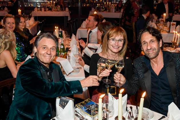 abb Palazzo Wolfgang Bahro, Barbara Bahro and Falk Willy Wild as guests at the gala premiere of Kolja Kleeberg and Hans Peter Wodarz 17 Dinner Show Unikate at PALAZZO Spiegelpalast on 07 11 2025 in Berlin Berlin Germany