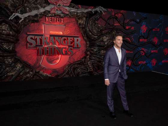 November 6, 2025, Hollywood, California, USA: Canadian-American director, producer, actor, and founder of 21 Laps Entertainment SHAWN LEVY attends the Los Angeles red carpet premiere of Netflix s Stranger Things Season 5. Hollywood USA - ZUMAb173 20251106_aap_b173_295 Copyright: xBillyxBennightx
