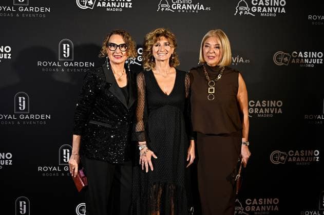 Premios Antenas de Oro Awards 2025 Familiar faces during the photocall prior to the presentation of the Antenas de Oro Awards, at the Casino de Aranjuez, on November 8, 2025, in Aranjuez, Madrid Spain The Federation of Spanish Radio and Television Associations has celebrated the 52nd edition of the Antena de Oro Awards, which recognize the work of the most relevant figures of the year in television, radio and media, which recognize the work of the most relevant figures of the year in television, radio and media 08 NOVEMBER 2025 GOLDEN ANTENAS AWARDS CASINO RADIO TELE MEDIA A Pé Aranjuez Madrid Aranjuez Madrid Madrid Espana  Copyright: xA.xPÃ rezxMecax 7087571