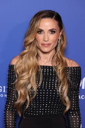 Paris Global Gift Gala - Paris Capucine Anav attends the Paris Global Gift Gala in Paris, France on Novmber 08, 2025. Photo by Jerome Domine ABACAPRESS.COM France  Copyright: xDominexJerome ABACAx