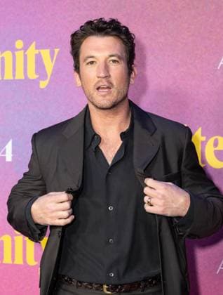 November 8, 2025, Bronx, New York, USA: Miles Teller attends Eternity premiere at Regal Union Square in New York, NY on November 8, 2025. Bronx USA - ZUMAr339 20251108_znp_r339_030 Copyright: xLevxRadinx