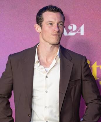 November 8, 2025, Bronx, New York, USA: Callum Turner wearing suit by Louis Vuitton attends Eternity premiere at Regal Union Square in New York, NY on November 8, 2025. Bronx USA - ZUMAr339 20251108_znp_r339_049 Copyright: xLevxRadinx