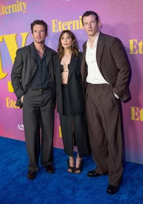 November 8, 2025, Bronx, New York, USA: Miles Teller, Elizabeth Olsen and Callum Turner attend Eternity premiere at Regal Union Square in New York, NY on November 8, 2025. Bronx USA - ZUMAr339 20251108_znp_r339_062 Copyright: xLevxRadinx