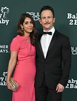 2025 Baby2Baby Gala Tara Ahamed Tucker and Jonathan Tucker arriving to the 2025 Baby2Baby Gala presented by Paul Mitchell at the Pacific Design Center on November 8, 2025 in West Hollywood, Ca. West Hollywood Pacific Design Center California USA Copyright: xLISAxOConnor xAFF-USA.COMx