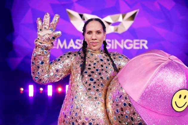 Designer Barbara Becker as the character Smiley in the Prosieben show The Masked Singer at the MMC Studios in Ossendorf Cologne, 08 11 2025 NRW Germany Copyright: xChristophxHardtx