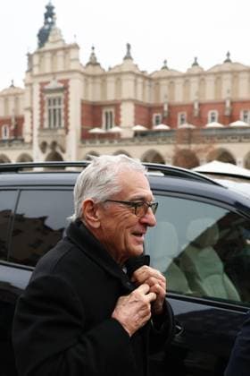 Robert De Niro visits Krakow KRAKOW, POLAND - NOVEMBER 9: Robert De Niro during his visit at Main Square in Krakow, Poland on November 9, 2025. An American actor is planning to launch a new hotel in the reconstructed building in Krakow under the Nobu brand, of which he is a co-owner. Jakub Porzycki Anadolu Krakow Poland. Editorial use only. Please get in touch for any other usage.  Copyright: x2025xAnadoluxJakubxPorzyckix