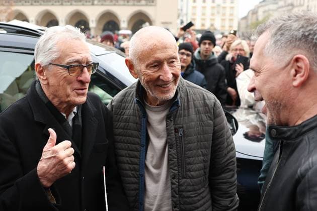 Robert De Niro visits Krakow KRAKOW, POLAND - NOVEMBER 9: Robert De Niro, Meir Teper and vice Mayor of Krakow Stanislaw Mazur during their meeting at Main Square in Krakow, Poland on November 9, 2025. An American actor is planning to launch a new hotel in the reconstructed building in Krakow under the Nobu brand, of which he is a co-owner. Jakub Porzycki Anadolu Krakow Poland. Editorial use only. Please get in touch for any other usage.  Copyright: x2025xAnadoluxJakubxPorzyckix