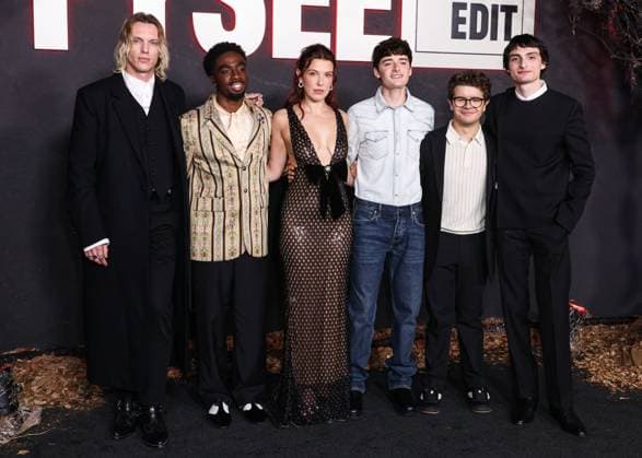 Netflix FYSEE: The Fall Edit - Stranger Things Season 5 FYC Event English actor and singer Jamie Campbell Bower, American actor, singer, and dancer Caleb McLaughlin, British actress and producer Millie Bobby Brown, Canadian-American actor and entrepreneur Noah Schnapp, American actor and singer Gaten Matarazzo and Canadian actor, musician, director, and recording artist Finn Wolfhard arrive at the Netflix FYSEE: The Fall Edit - Stranger Things Season 5 FYC (For Your Consideration) Event held at the Netflix Tudum Theater in Hollywood, Los Angeles, California, United States. Netflix Tudum Theater, Hollywood, Los Angeles, California, USA California United States  Copyright: xImagexPressxAgencyx originalFilename: collin-netflixf251109_npPRX.jpg