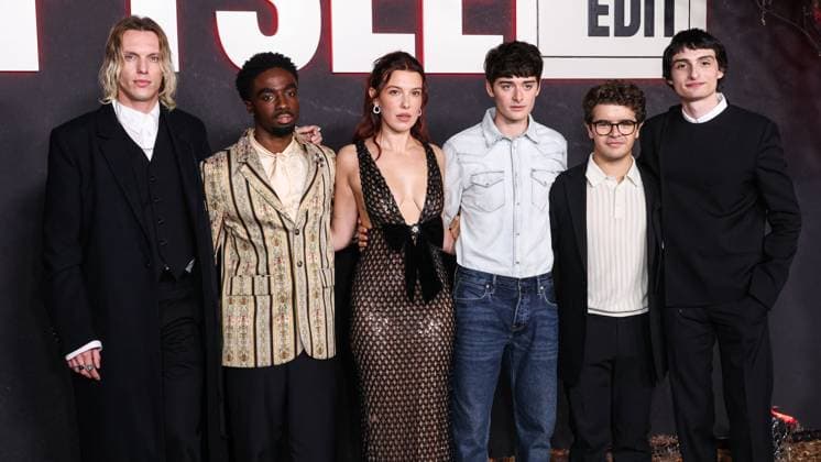 Netflix FYSEE: The Fall Edit - Stranger Things Season 5 FYC Event English actor and singer Jamie Campbell Bower, American actor, singer, and dancer Caleb McLaughlin, British actress and producer Millie Bobby Brown, Canadian-American actor and entrepreneur Noah Schnapp, American actor and singer Gaten Matarazzo and Canadian actor, musician, director, and recording artist Finn Wolfhard arrive at the Netflix FYSEE: The Fall Edit - Stranger Things Season 5 FYC (For Your Consideration) Event held at the Netflix Tudum Theater in Hollywood, Los Angeles, California, United States. Netflix Tudum Theater, Hollywood, Los Angeles, California, USA California United States  Copyright: xImagexPressxAgencyx originalFilename: collin-netflixf251109_npVrk.jpg