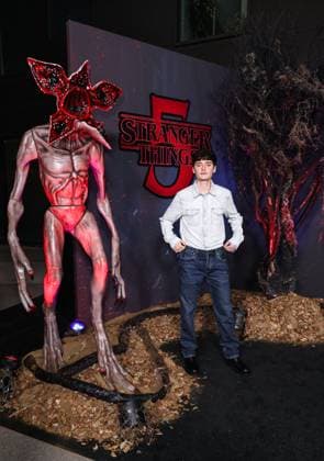 Netflix FYSEE: The Fall Edit - Stranger Things Season 5 FYC Event Canadian-American actor and entrepreneur Noah Schnapp arrives at the Netflix FYSEE: The Fall Edit - Stranger Things Season 5 FYC (For Your Consideration) Event held at the Netflix Tudum Theater in Hollywood, Los Angeles, California, United States. Netflix Tudum Theater, Hollywood, Los Angeles, California, USA California United States  Copyright: xImagexPressxAgencyx originalFilename: collin-netflixf251109_npuxO.jpg