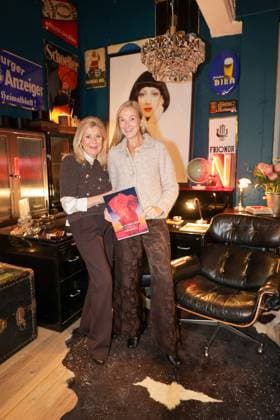 GLAMOUR GENUSS EVENT by Wildhagen Friends, Miriam Pracht with her mother Monika Pracht in the background a photograph from the DIOR advertisement from the 70s Düsseldorf Wandelhalle NRW Germany