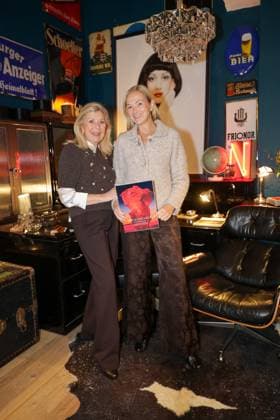 GLAMOUR GENUSS EVENT by Wildhagen Friends, Miriam Pracht with her mother Monika Pracht in the background a photograph from the DIOR advertisement from the 70s Düsseldorf Wandelhalle NRW Germany