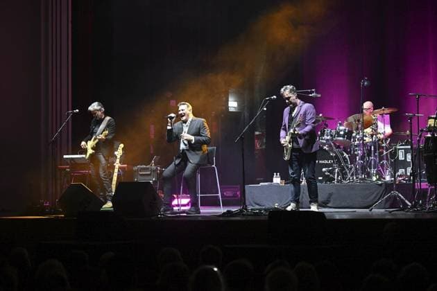 Concert Tony Hadley at the Lichtburg FOR EDITORIAL PURPOSES ONLY EDITORIAL USE ONLY p Tony Hadley performs on Monday, November 10, 2025 at the Lichtburg in Essen Germany NRW Essen Copyright VladimirxWegener Copyright: VladimirxWegener doc837h98q5jnbmuodsd6z ,EDITORIAL USE ONLY Copyright: VladimirxWegener