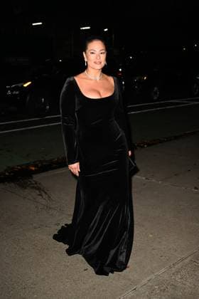 Celebrities arrive for CVFF Vogue Dinner Featuring: Ashley Graham Where: New York City, New York, United States When: 10 Nov 2025 Credit: Elder Ordonez INSTARimages EDITORIAL USE ONLY. NOT FOR USE BY NEWSPAPERS BASED IN THE UK. Copyright: xx instar55259115