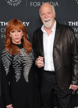 10 November 2025 - Beverly Hills, California - Reba McEntire, Rex Linn. The 2025 Annual Paley Honors Fall Gala held at The Beverly Hilton. Beverly Hills USA - ZUMAa123 20251110_zaa_a123_010 Copyright: xADx