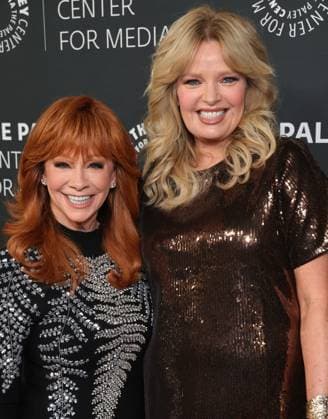 10 November 2025 - Beverly Hills, California - Reba McEntire, Melissa Peterman. The 2025 Annual Paley Honors Fall Gala held at The Beverly Hilton. Beverly Hills USA - ZUMAa123 20251110_zaa_a123_025 Copyright: xADx