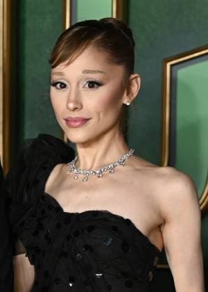 Ariana Grande attends Wicked: For Good European Premiere at Cineworld Leicester Square in London, England. UK. Monday 10th November 2025 Copyright: xJamesxWarrenx adzj8054