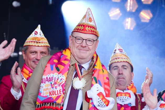 Cologne Carnival, session kick-off at the Cologne Heumarkt 2025 Torsten Burmerster Lord Mayor of the City of Cologne during his first appearance at the session kick-off and start of the 2025 2026 carnival session at the Cologne Heumarkt, Cologne, 11 11 2025 Cologne North Rhine-Westphalia Germany