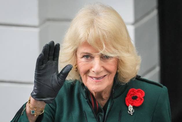 Queen Camilla joins Poppies for Paddington Commemoration at Paddiongton Station on Armistice Day, London, UK London, UK. 11th Nov, 2025. Her Majesty smiles and waves at members of the public. Queen Camilla arrives by Train into Paddington Station and joins Poppies for Paddington the Commemorations on Armistice Day. Poppies to Paddington is an annual commemoration. Poppy wreaths from around the GWR network are collected by designate trains, arriving into Paddington station before 1100, followed by a 2 minute silence and commemorative proceedings., Credit:Imageplotter Avalon  Copyright: xImageplotterx xAvalonx 1051817409
