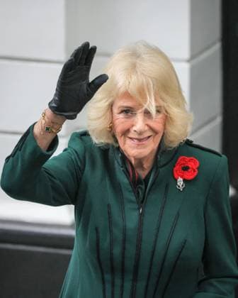 Queen Camilla joins Poppies for Paddington Commemoration at Paddiongton Station on Armistice Day, London, UK London, UK. 11th Nov, 2025. Her Majesty smiles and waves at members of the public. Queen Camilla arrives by Train into Paddington Station and joins Poppies for Paddington the Commemorations on Armistice Day. Poppies to Paddington is an annual commemoration. Poppy wreaths from around the GWR network are collected by designate trains, arriving into Paddington station before 1100, followed by a 2 minute silence and commemorative proceedings., Credit:Imageplotter Avalon  Copyright: xImageplotterx xAvalonx 1051817425