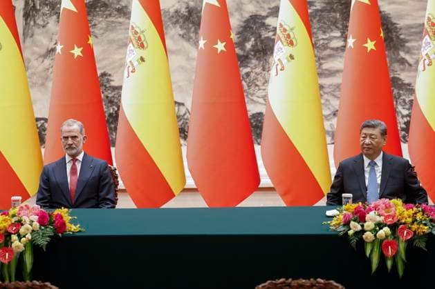 12-11-2025 China King Felipe VI with President Xi Jinping during the statevisit in Beijing, China. Â  Copyright: xPPEx