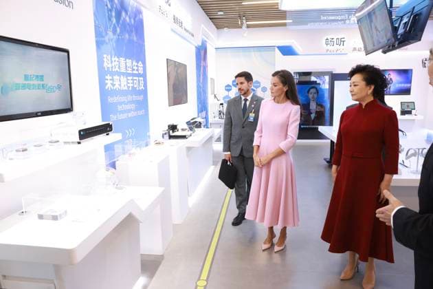 12-11-2025 Queen Letizia with Peng Liyuan during the statevisit in Beijing, China. Â  Copyright: xPPEx