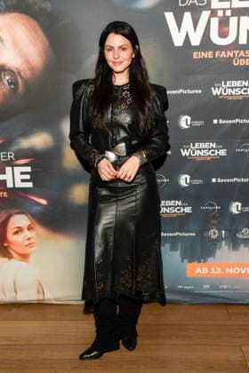 abb Ruby O Fee on the red carpet at the Berlin premiere of the movie DAS LEBEN DER WÜNSCHE WUENSCHE at UCI East Side Gallery Berlin, on 11 11 2025 in Berlin Berlin Germany
