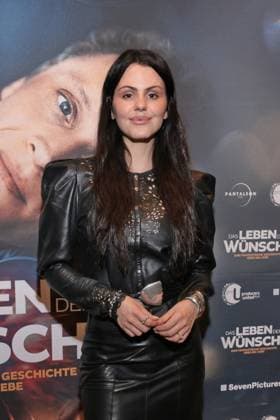 11 11 2025, Ruby O Fee at the premiere of Das Leben Der Wünsche, UCI East Side Gallery, Berlin, Berlin