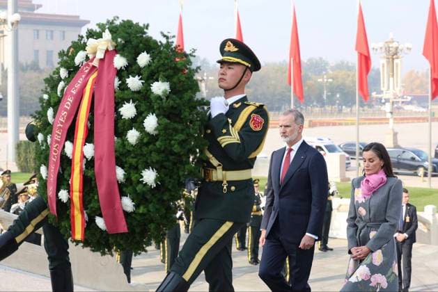 Spanish King Felipe VI and Queen Letizia during the Floral Offering Ceremony in Pekin, China on Wednesday, 12 November 2025. Cordon Press 