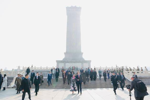 12-11-2025 Monument King Felipe and Queen Letizia stand in front of members of the honor guard during a wreath laying ceremony at the Monument to the Peoples Heroes, in Tiananmen Square, in Beijing, China. Â  Copyright: xPPEx