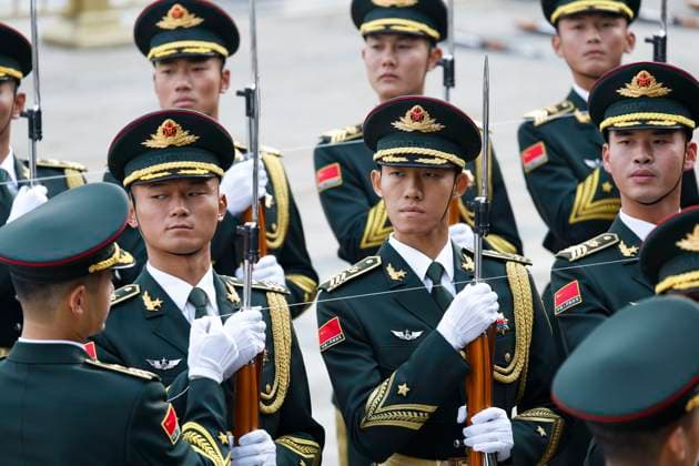 Chinese honor guard officers prepare for the welcoming ceremony to Spain s royal couple, King Felipe VI and Queen Letizia, at the Great Hall of People in Beijing, China, 12 November 2025. Spain s royal couple is on a state visit to China until 13 November. King of Spain Felipe VI and Queen Letizia visits Beijing !ACHTUNG: NUR REDAKTIONELLE NUTZUNG!  Copyright: xChemaxMoyax GRAF2300 20251112-55018510074_1