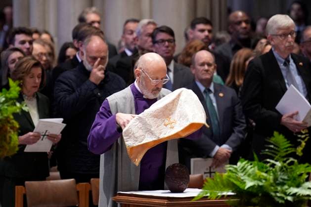 Jane Goodall funeral service - Washington The funeral service for conservationist Jane Goodall at the National Cathedral in Washington on November 12, 2025. Photo by Yuri Gripas ABACAPRESS.COM Washington DC United States  Copyright: xGripasxYuri ABACAx