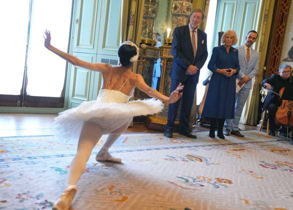 English National Ballet reception Queen Camilla, Patron of the English National Ballet, watching Sangeun Lee performing during a reception with staff, dancers, and supporters to celebrate the company s 75th anniversary and recognise the heritage, innovative creation of new works, and their learning and engagement programme, at Buckingham Palace in central London. Picture date: Wednesday November 12, 2025., Credit:Yui Mok Avalon UK, London  Copyright: xYuixMokx xAvalonx 1052047414