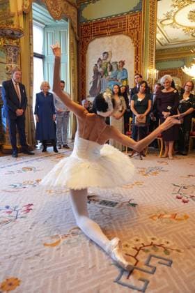 English National Ballet reception Queen Camilla, Patron of the English National Ballet, watching Sangeun Lee performing during a reception with staff, dancers, and supporters to celebrate the company s 75th anniversary and recognise the heritage, innovative creation of new works, and their learning and engagement programme, at Buckingham Palace in central London. Picture date: Wednesday November 12, 2025., Credit:Yui Mok Avalon UK, London  Copyright: xYuixMokx xAvalonx 1052047420